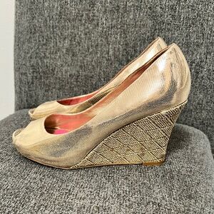 Lilly Pulitzer Gold Wedges